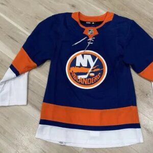 NWT Authentic Adidas NHL Jersey Size 50 New York Islanders Home GT5618